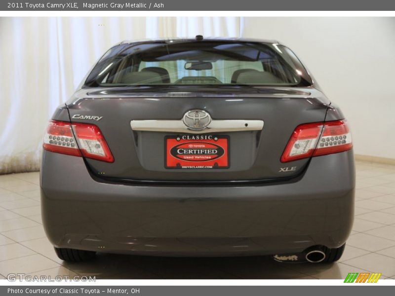 Magnetic Gray Metallic / Ash 2011 Toyota Camry XLE