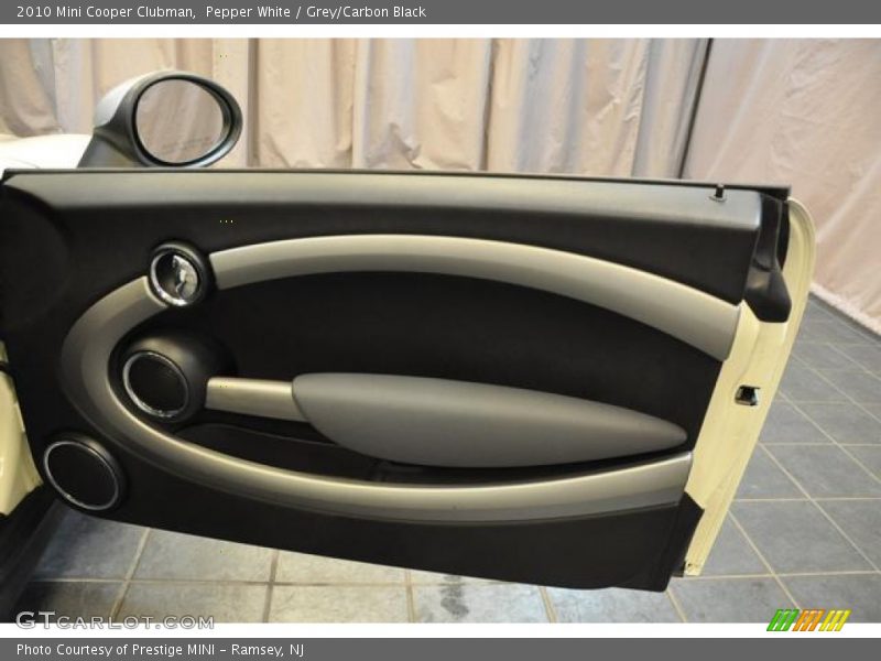 Pepper White / Grey/Carbon Black 2010 Mini Cooper Clubman