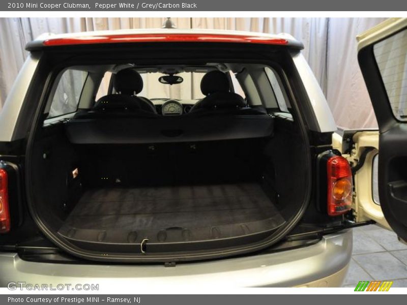 Pepper White / Grey/Carbon Black 2010 Mini Cooper Clubman