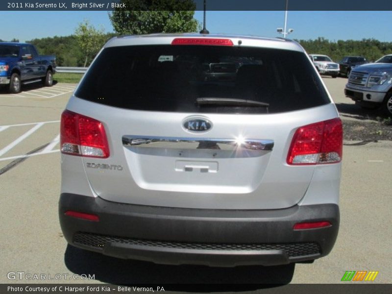Bright Silver / Black 2011 Kia Sorento LX