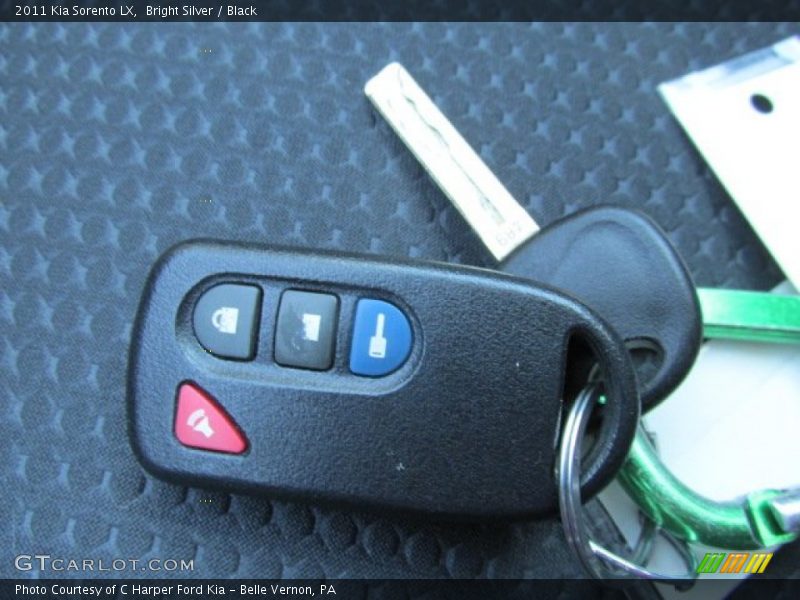 Bright Silver / Black 2011 Kia Sorento LX