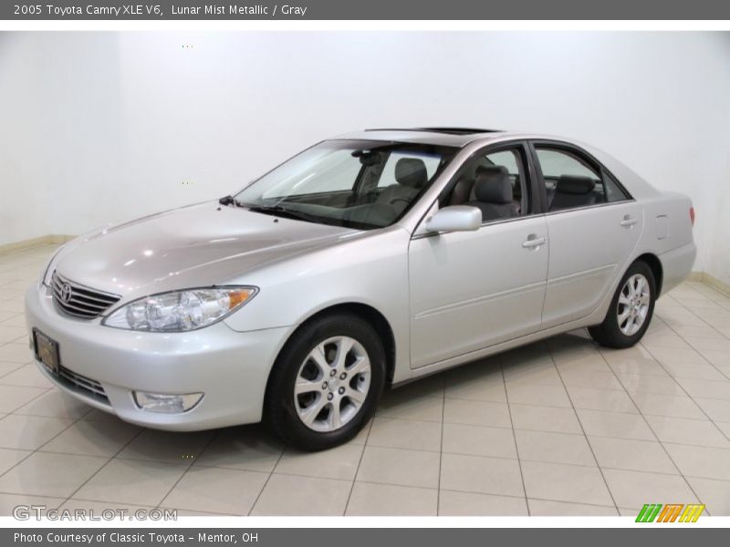Lunar Mist Metallic / Gray 2005 Toyota Camry XLE V6