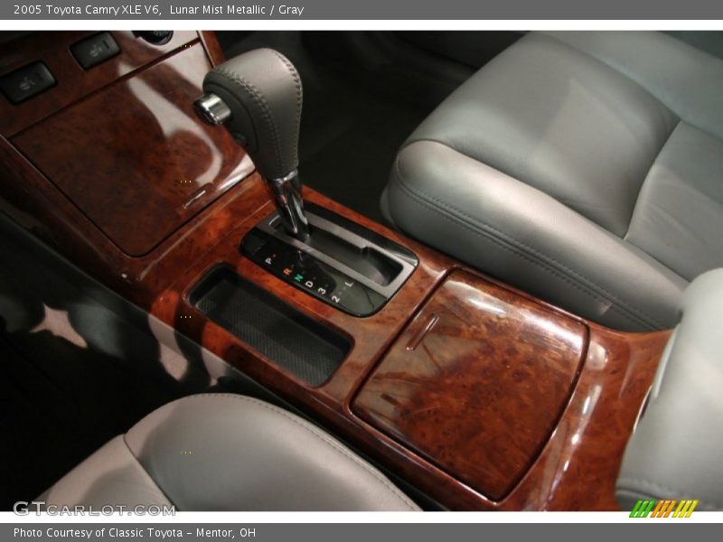 Lunar Mist Metallic / Gray 2005 Toyota Camry XLE V6