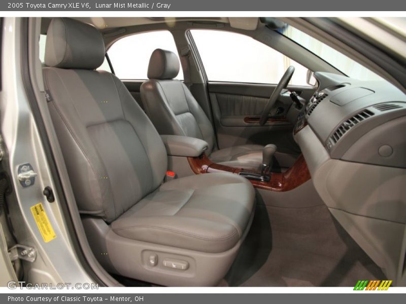 Lunar Mist Metallic / Gray 2005 Toyota Camry XLE V6