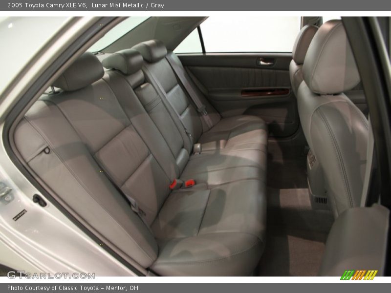 Lunar Mist Metallic / Gray 2005 Toyota Camry XLE V6
