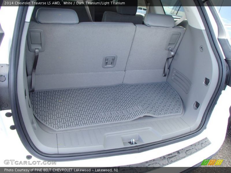  2014 Traverse LS AWD Trunk