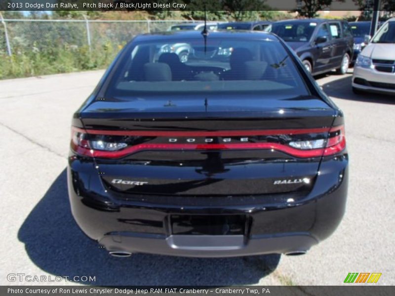 Pitch Black / Black/Light Diesel Gray 2013 Dodge Dart Rallye