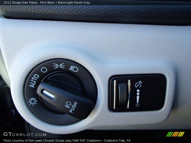 Pitch Black / Black/Light Diesel Gray 2013 Dodge Dart Rallye