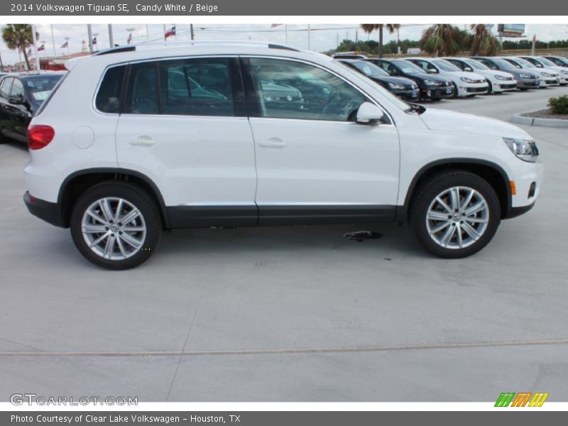 Candy White / Beige 2014 Volkswagen Tiguan SE