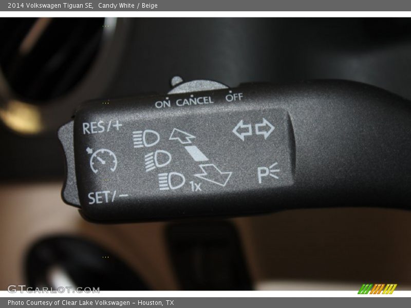 Candy White / Beige 2014 Volkswagen Tiguan SE