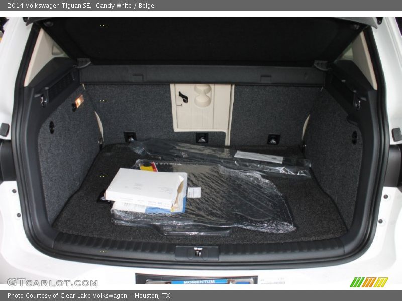Candy White / Beige 2014 Volkswagen Tiguan SE