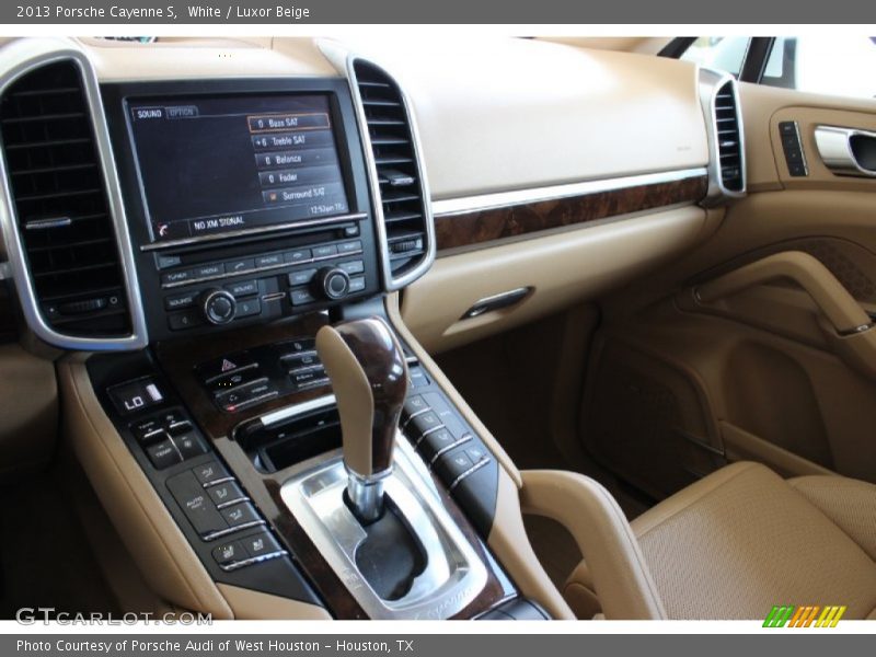 Dashboard of 2013 Cayenne S