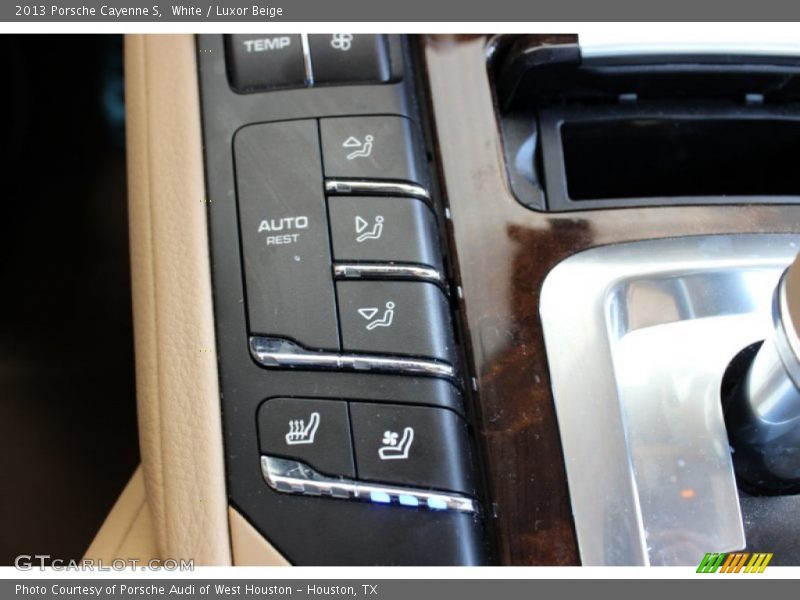 Controls of 2013 Cayenne S