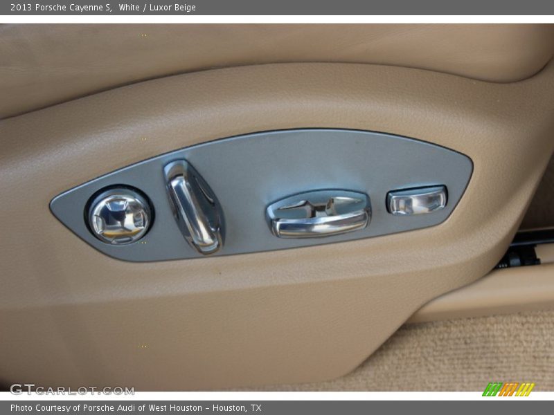 Controls of 2013 Cayenne S