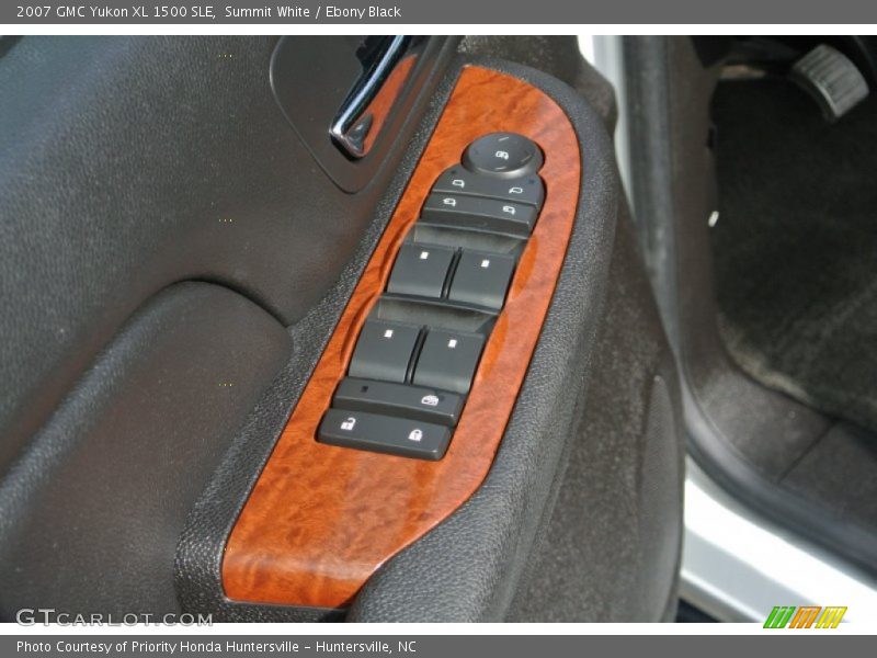 Summit White / Ebony Black 2007 GMC Yukon XL 1500 SLE