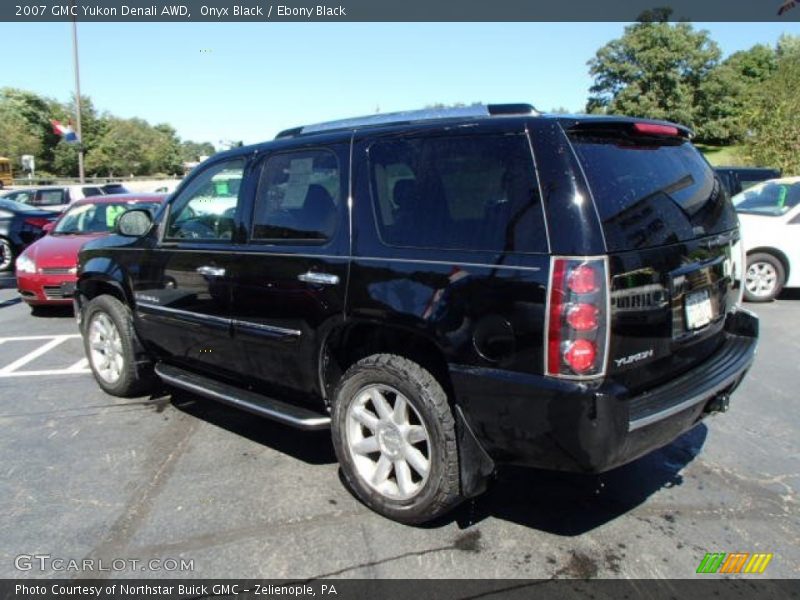 Onyx Black / Ebony Black 2007 GMC Yukon Denali AWD