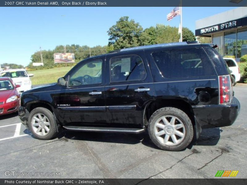 Onyx Black / Ebony Black 2007 GMC Yukon Denali AWD