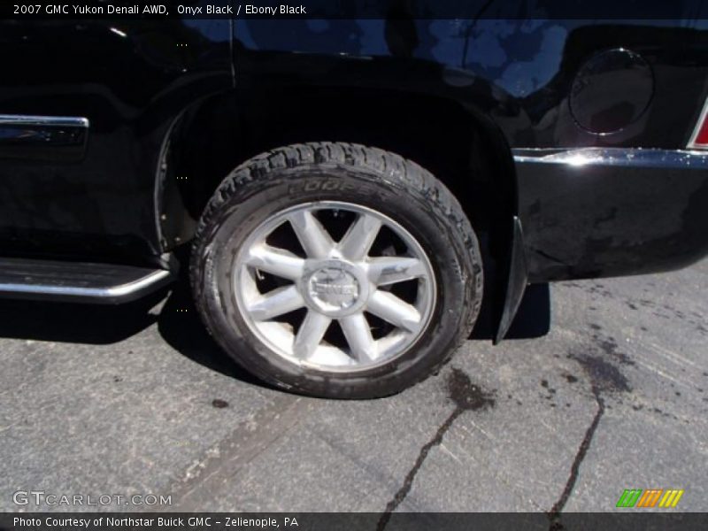 Onyx Black / Ebony Black 2007 GMC Yukon Denali AWD
