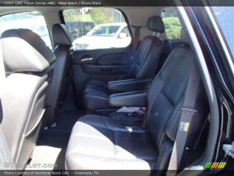 Onyx Black / Ebony Black 2007 GMC Yukon Denali AWD