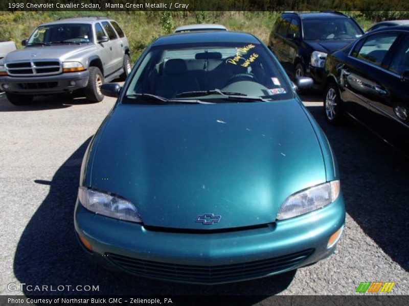 Manta Green Metallic / Gray 1998 Chevrolet Cavalier Sedan