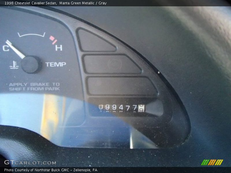 Manta Green Metallic / Gray 1998 Chevrolet Cavalier Sedan