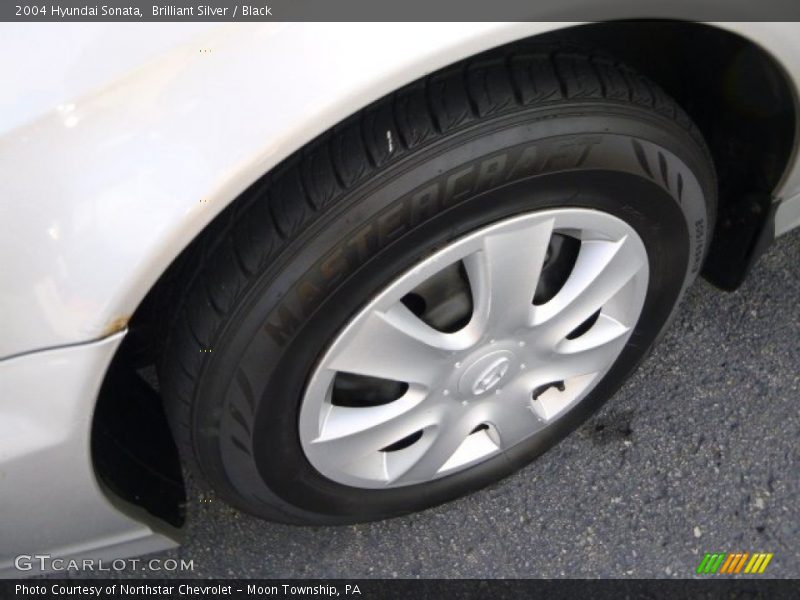 Brilliant Silver / Black 2004 Hyundai Sonata