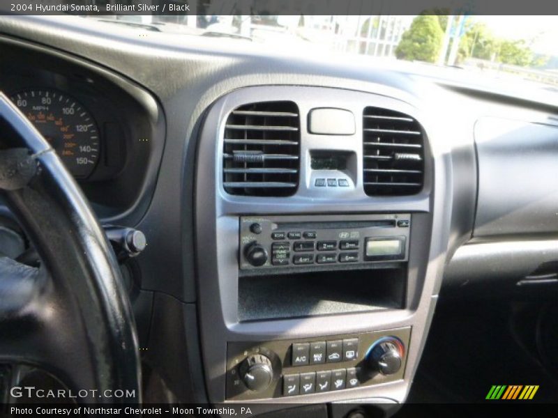 Brilliant Silver / Black 2004 Hyundai Sonata