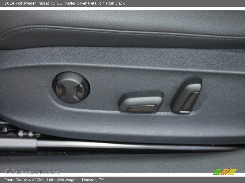 Reflex Silver Metallic / Titan Black 2014 Volkswagen Passat TDI SE