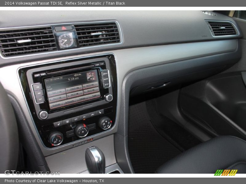 Reflex Silver Metallic / Titan Black 2014 Volkswagen Passat TDI SE