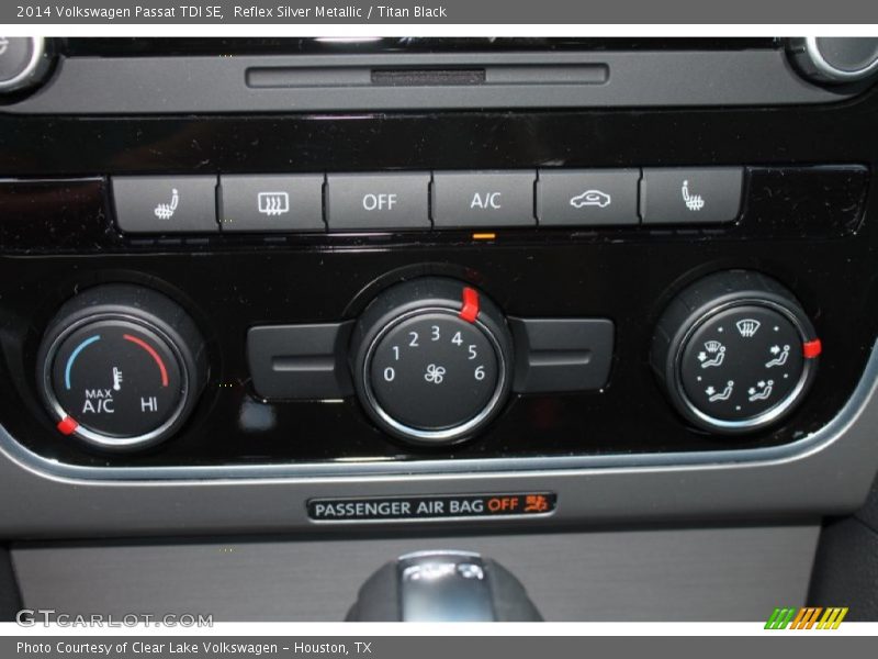Reflex Silver Metallic / Titan Black 2014 Volkswagen Passat TDI SE