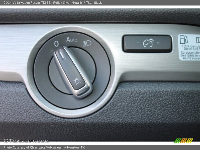 Reflex Silver Metallic / Titan Black 2014 Volkswagen Passat TDI SE