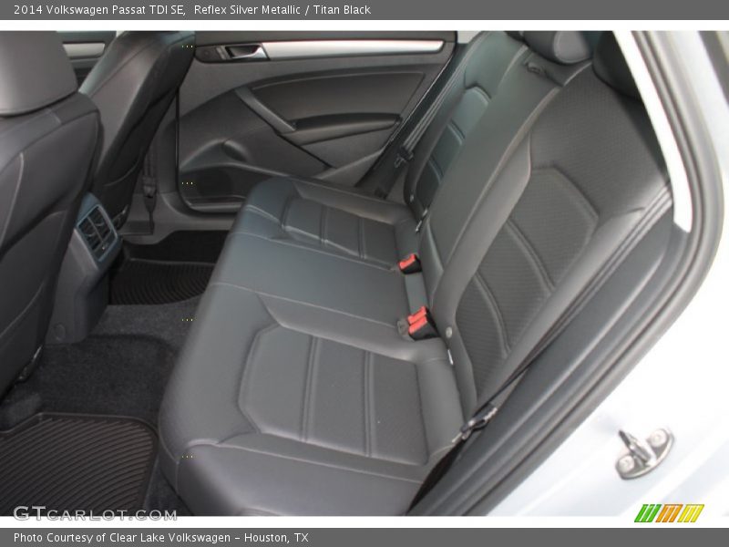Reflex Silver Metallic / Titan Black 2014 Volkswagen Passat TDI SE