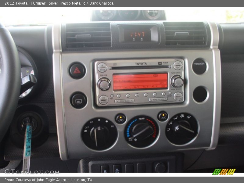 Controls of 2012 FJ Cruiser 