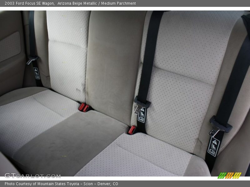 Arizona Beige Metallic / Medium Parchment 2003 Ford Focus SE Wagon