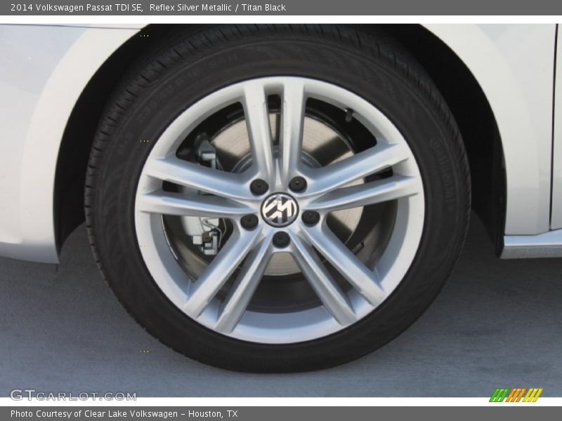 Reflex Silver Metallic / Titan Black 2014 Volkswagen Passat TDI SE