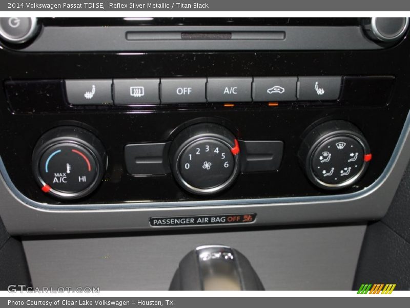 Reflex Silver Metallic / Titan Black 2014 Volkswagen Passat TDI SE