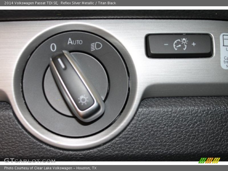 Reflex Silver Metallic / Titan Black 2014 Volkswagen Passat TDI SE