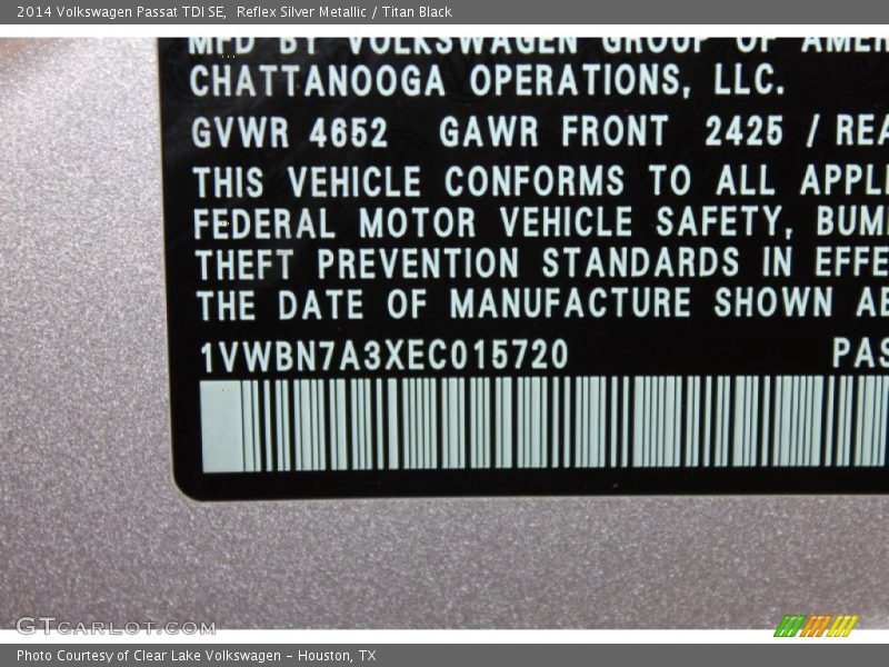 Reflex Silver Metallic / Titan Black 2014 Volkswagen Passat TDI SE