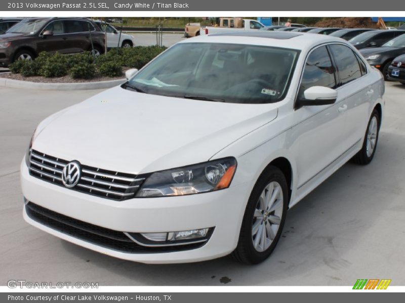 Candy White / Titan Black 2013 Volkswagen Passat 2.5L SEL