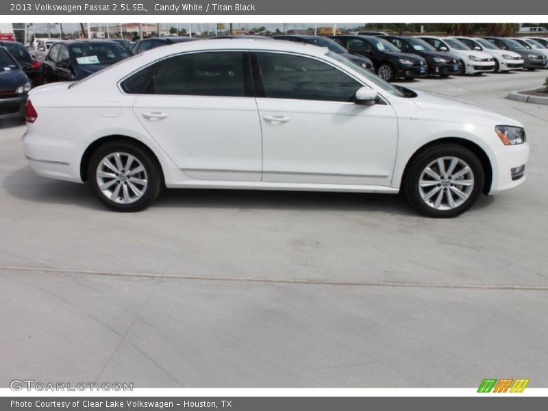 Candy White / Titan Black 2013 Volkswagen Passat 2.5L SEL