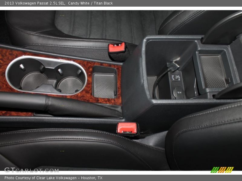 Candy White / Titan Black 2013 Volkswagen Passat 2.5L SEL