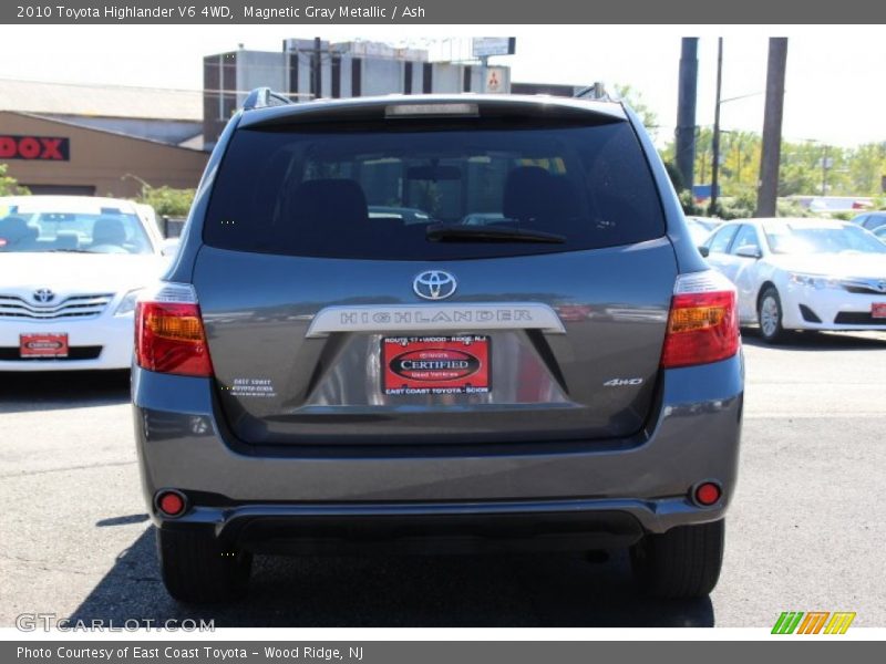 Magnetic Gray Metallic / Ash 2010 Toyota Highlander V6 4WD
