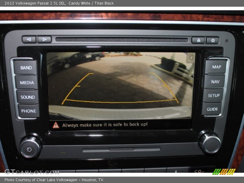 Candy White / Titan Black 2013 Volkswagen Passat 2.5L SEL