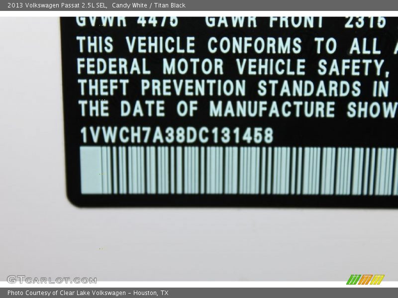 Candy White / Titan Black 2013 Volkswagen Passat 2.5L SEL