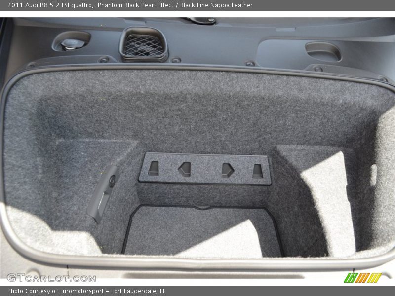  2011 R8 5.2 FSI quattro Trunk