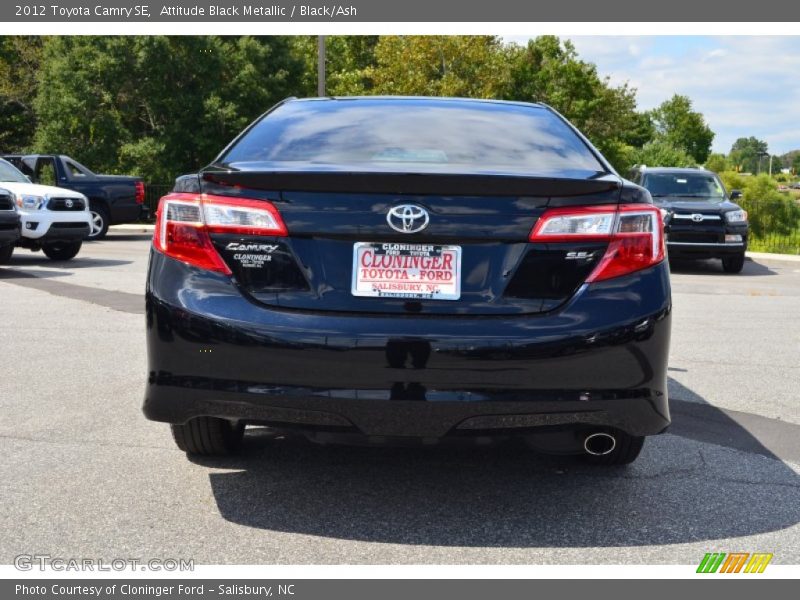 Attitude Black Metallic / Black/Ash 2012 Toyota Camry SE