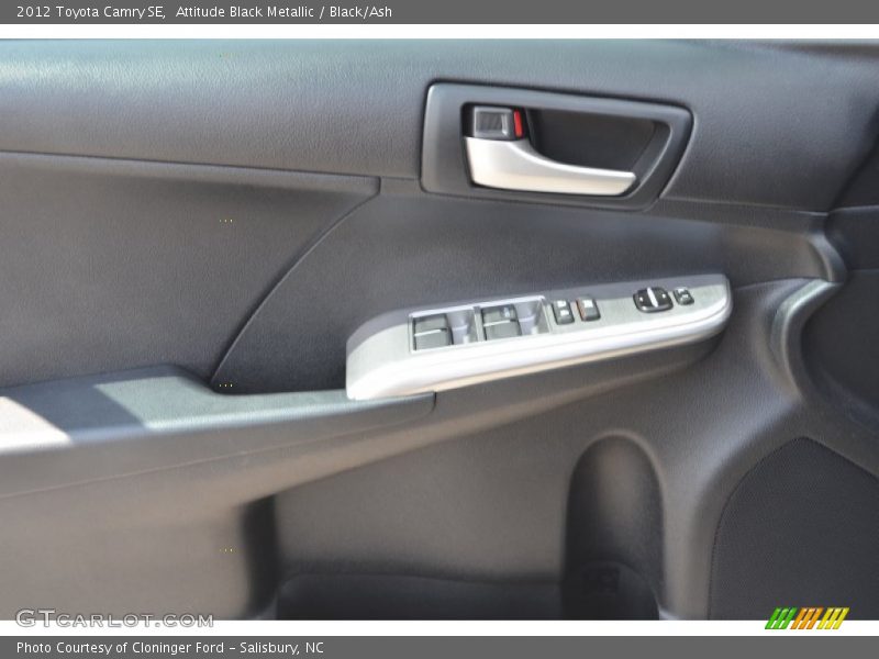 Attitude Black Metallic / Black/Ash 2012 Toyota Camry SE