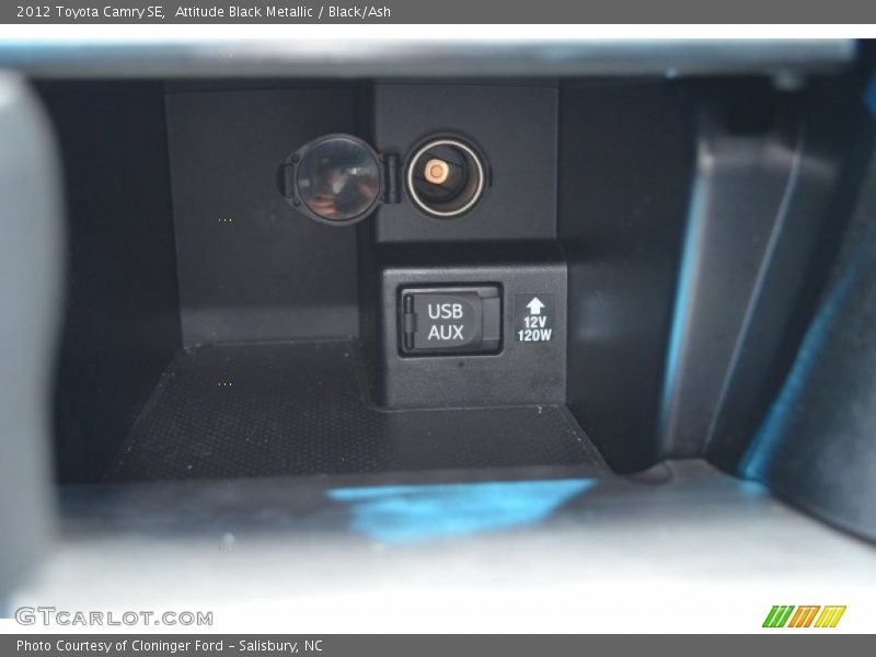 Attitude Black Metallic / Black/Ash 2012 Toyota Camry SE