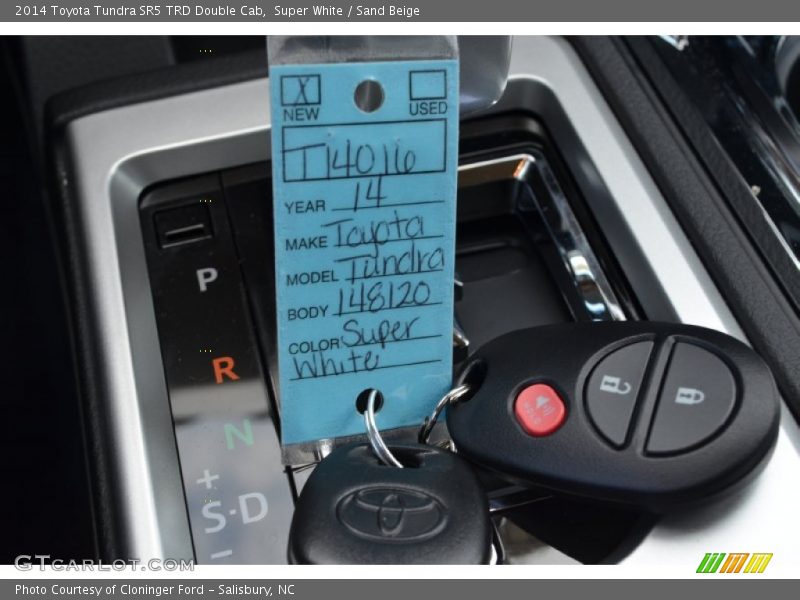 Super White / Sand Beige 2014 Toyota Tundra SR5 TRD Double Cab