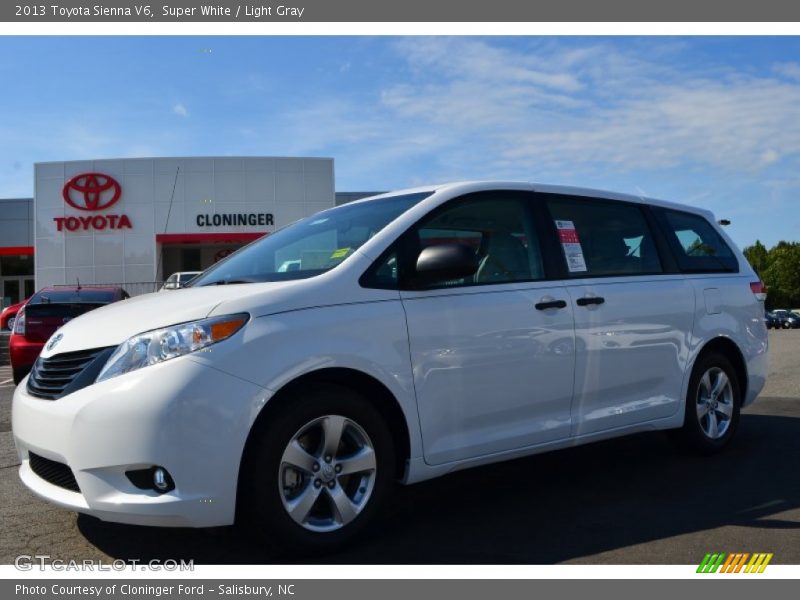 Super White / Light Gray 2013 Toyota Sienna V6
